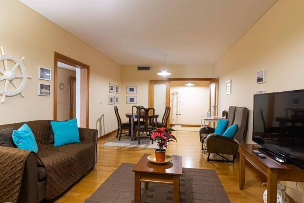 S.George Apartment Πόντα Ντελγκάντα Εξωτερικό φωτογραφία